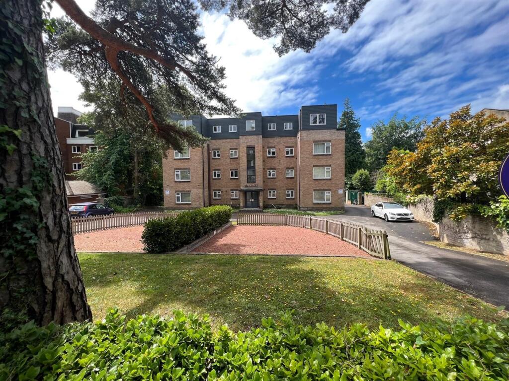 1 bed Apartment for rent in Bournemouth. From Slades - Winton Banks