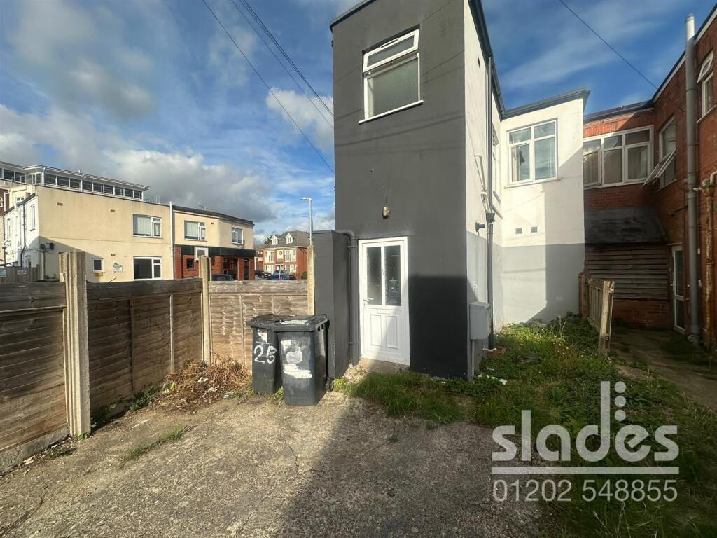 2 bed 1st Floor Flat for rent in Bournemouth. From Slades - Winton Banks