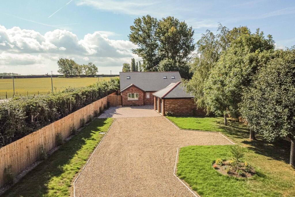 4 bed Bungalow for rent in Clifton. From Satchells Estate Agents - Biggleswade