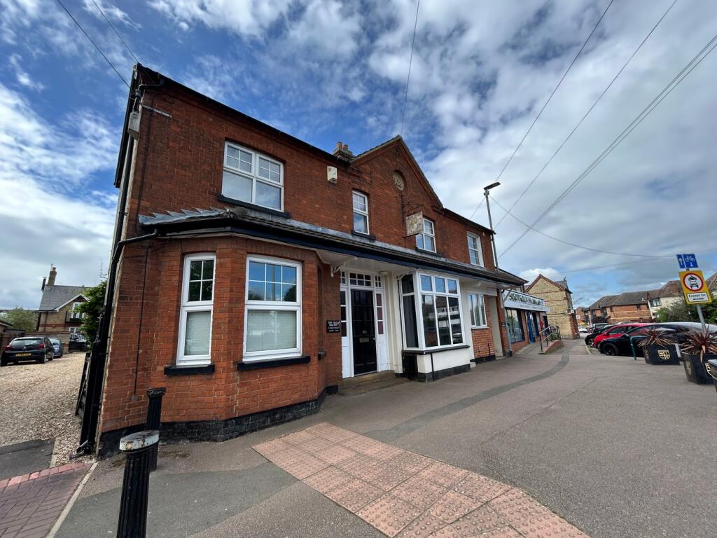 2 bed 1st Floor Flat for rent in Stotfold. From Satchells Estate Agents - Letchworth