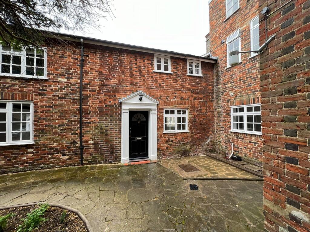 2 bed 1st Floor Flat for rent in Baldock. From Satchells Estate Agents - Letchworth