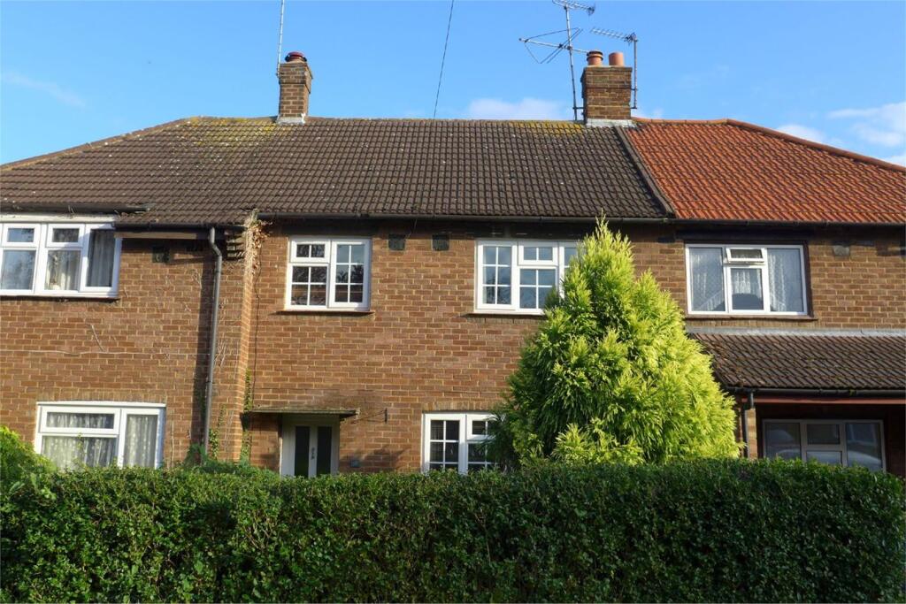 3 bed Mid Terraced House for rent in Letchworth. From Satchells Estate Agents - Letchworth