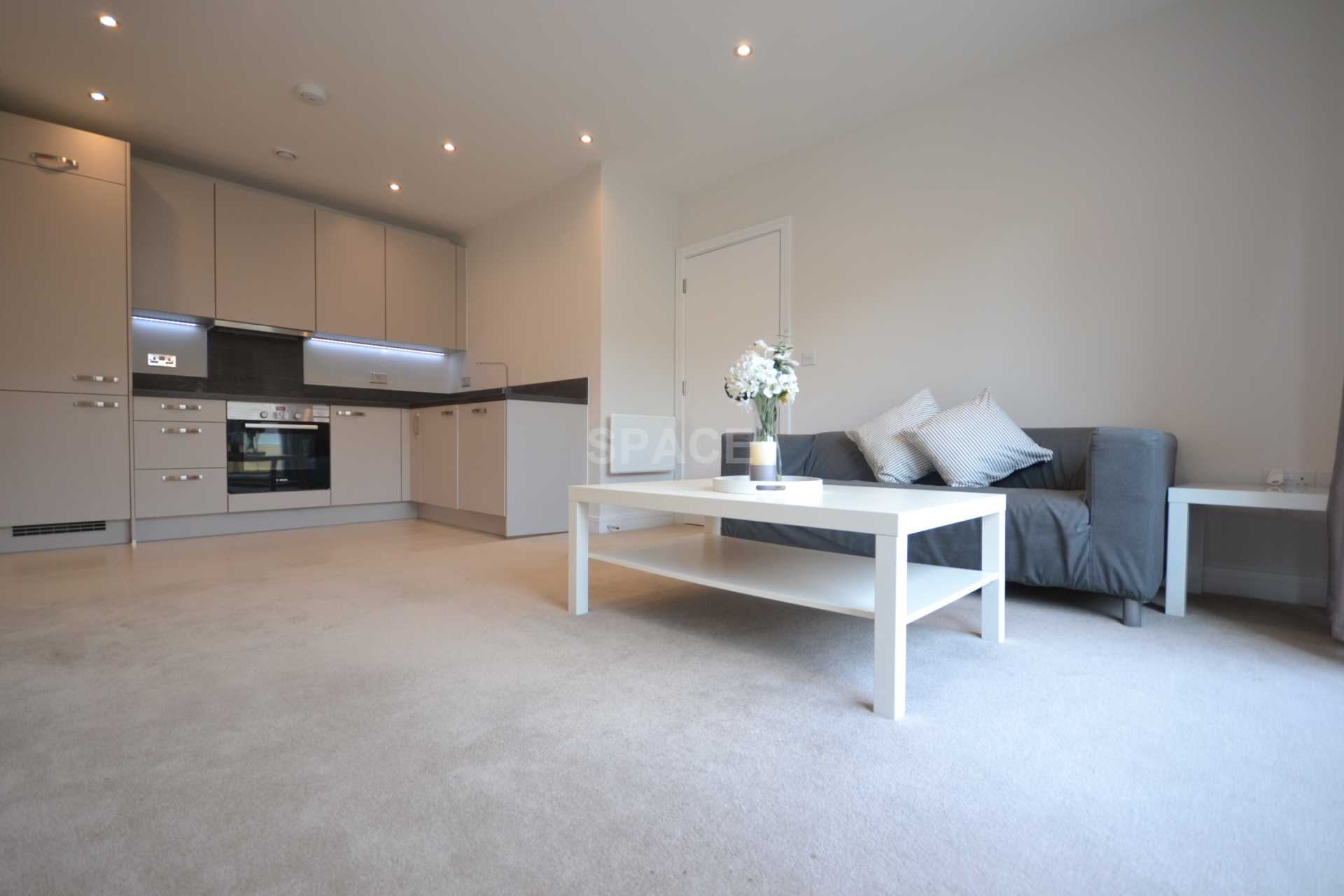 2 bed Apartment for rent in Reading. From Space