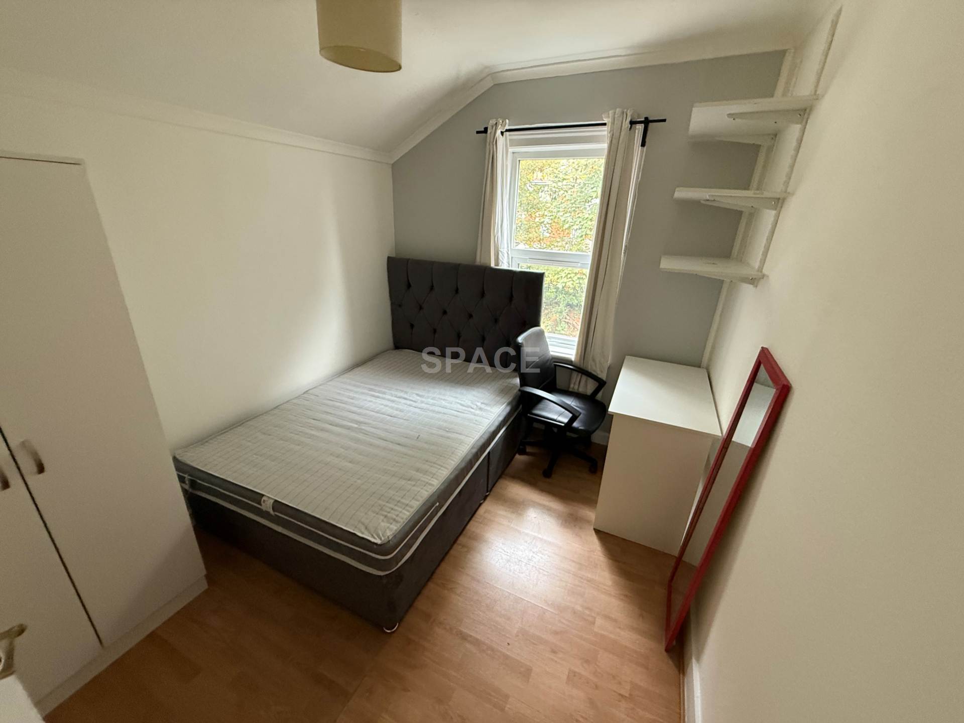 4 bed Mid Terraced House for rent in Reading. From Space 4 bed Mid Terraced House for rent in Reading. From Space