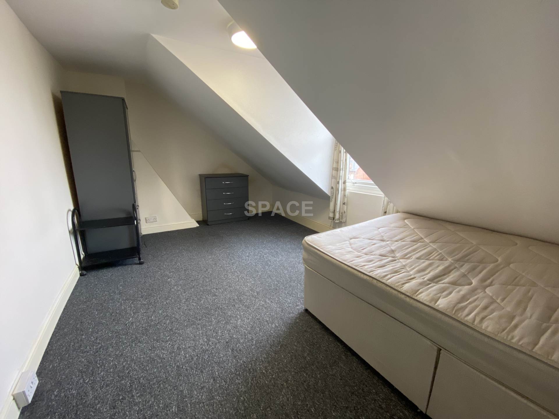 1 bed Semi Detached for rent in Reading. From Space