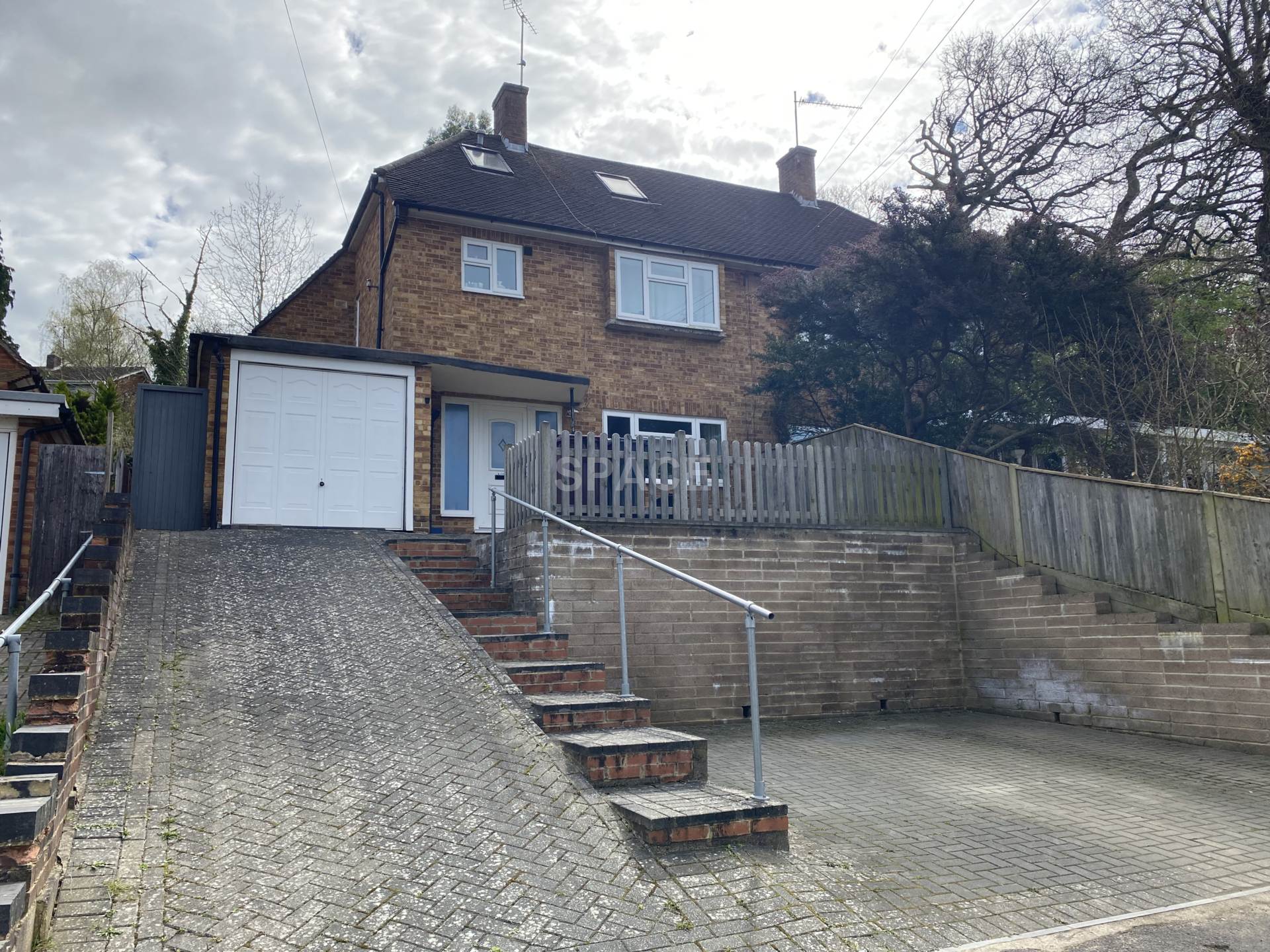 4 bed Semi Detached for rent in Reading. From Space 4 bed Semi Detached for rent in Reading. From Space