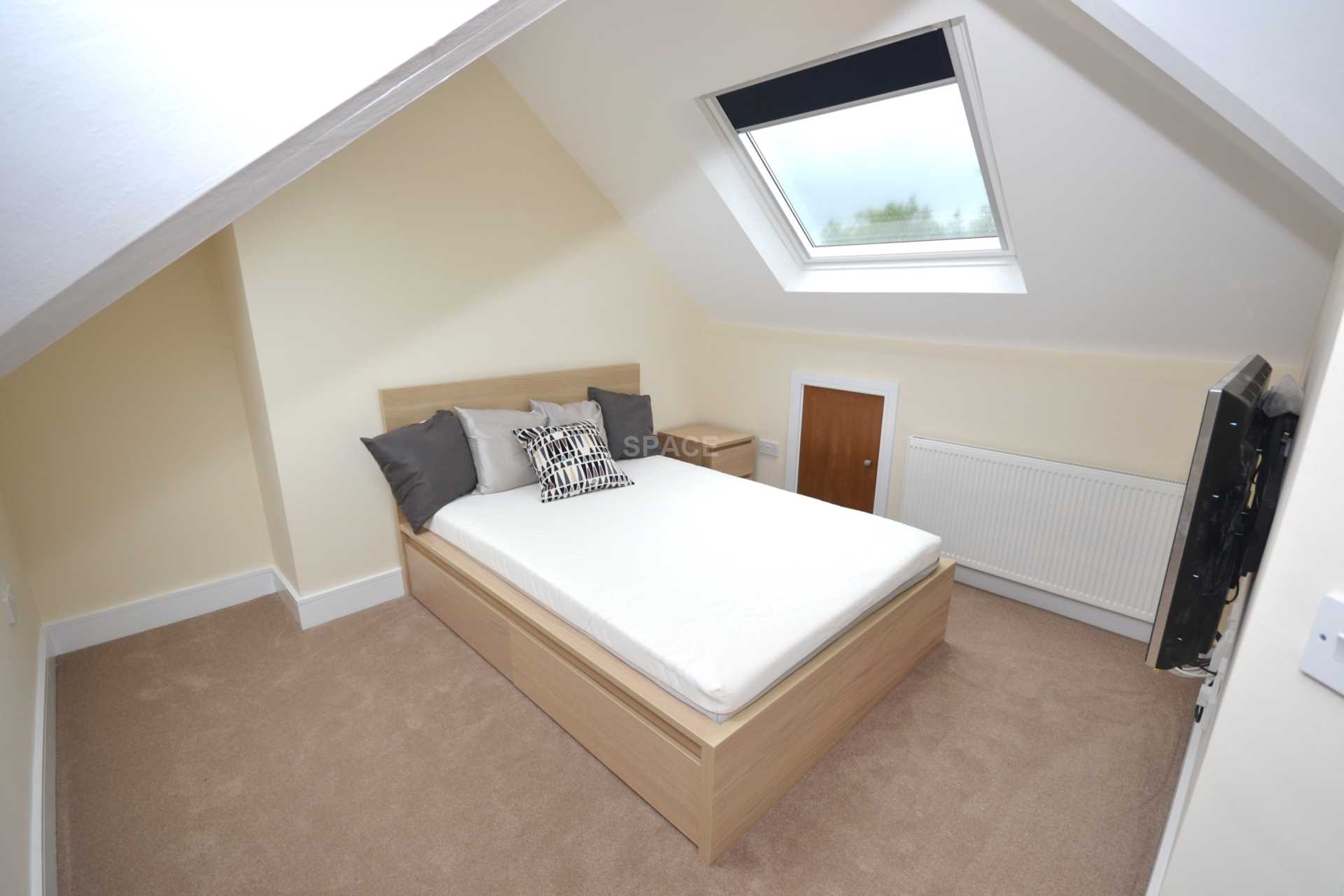 1 bed House Share for rent in Reading. From Space