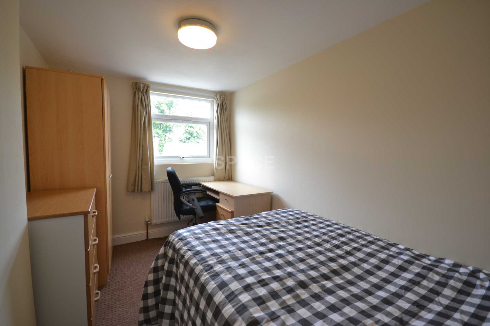 1 bed House Share for rent in Woodley. From Space