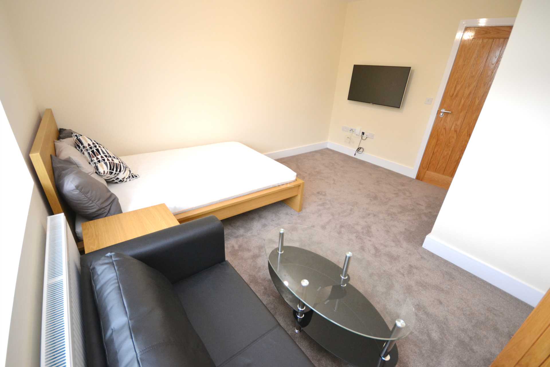 1 bed House Share for rent in Reading. From Space