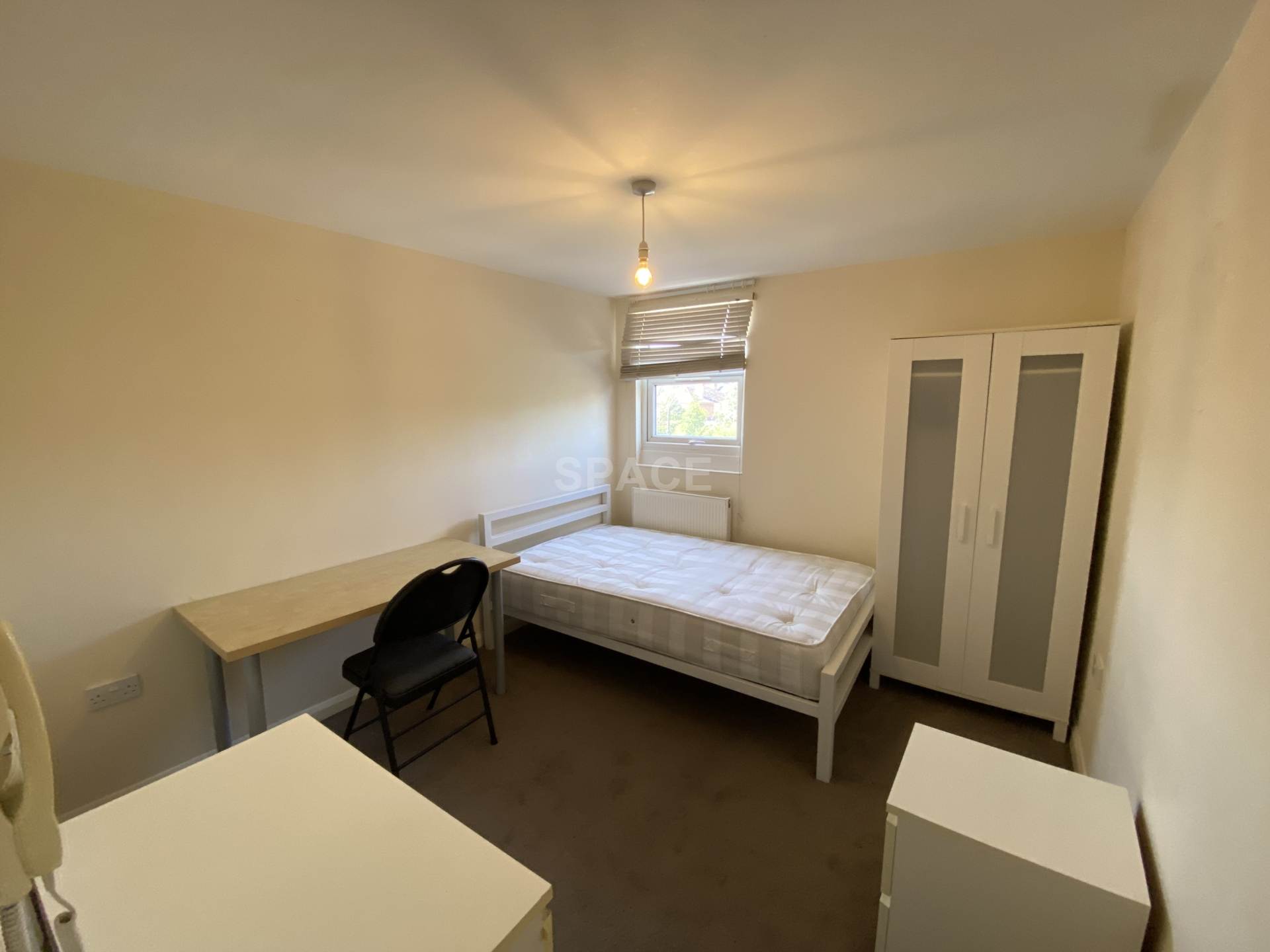 1 bed Mid Terraced House for rent in Reading. From Space 1 bed Mid Terraced House for rent in Reading. From Space