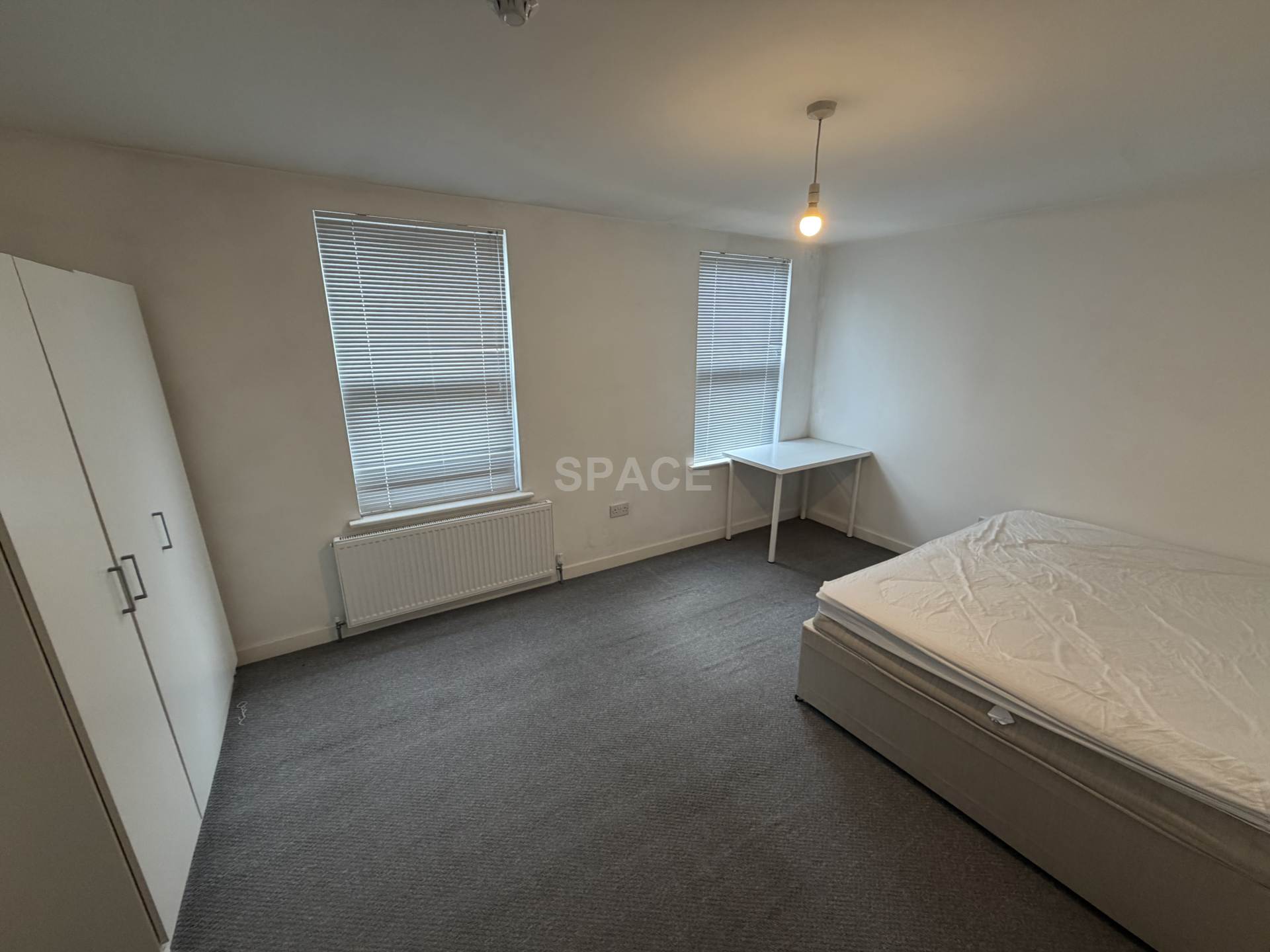 5 bed Mid Terraced House for rent in Reading. From Space 5 bed Mid Terraced House for rent in Reading. From Space