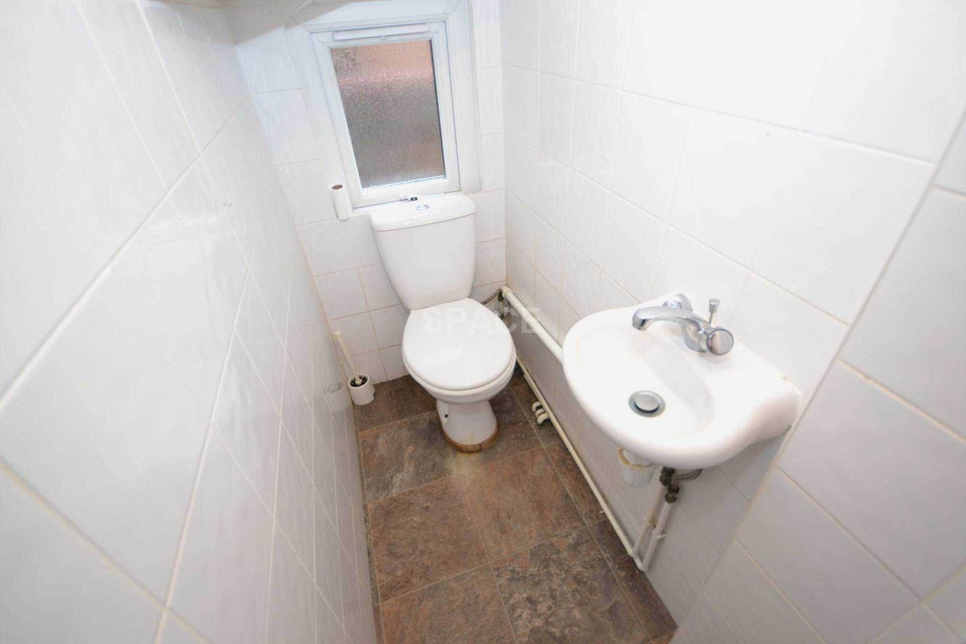 1 bed House Share for rent in Reading. From Space