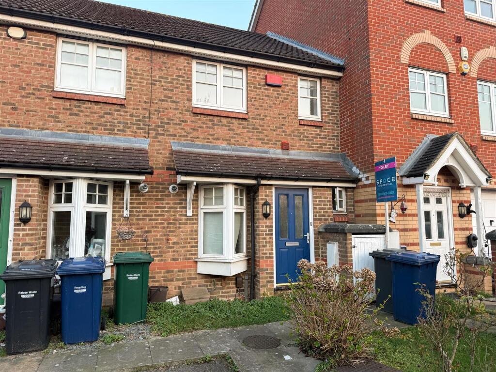2 bed Mid Terraced House for rent in Stanmore. From Space Residential - Mill Hill & Edgware