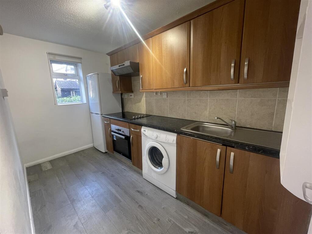2 bed 1st Floor Flat for rent in Elstree. From Space Residential - Mill Hill & Edgware