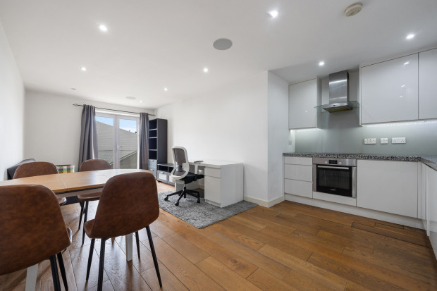 2 bed 1st Floor Flat for rent in Whitechapel. From Square Quarters - Islington