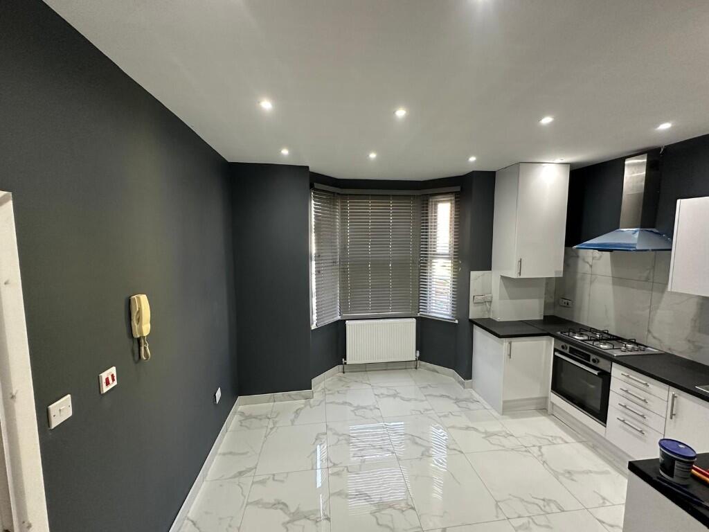 2 bed 1st Floor Flat for rent in Elstow. From Squires - Harrow