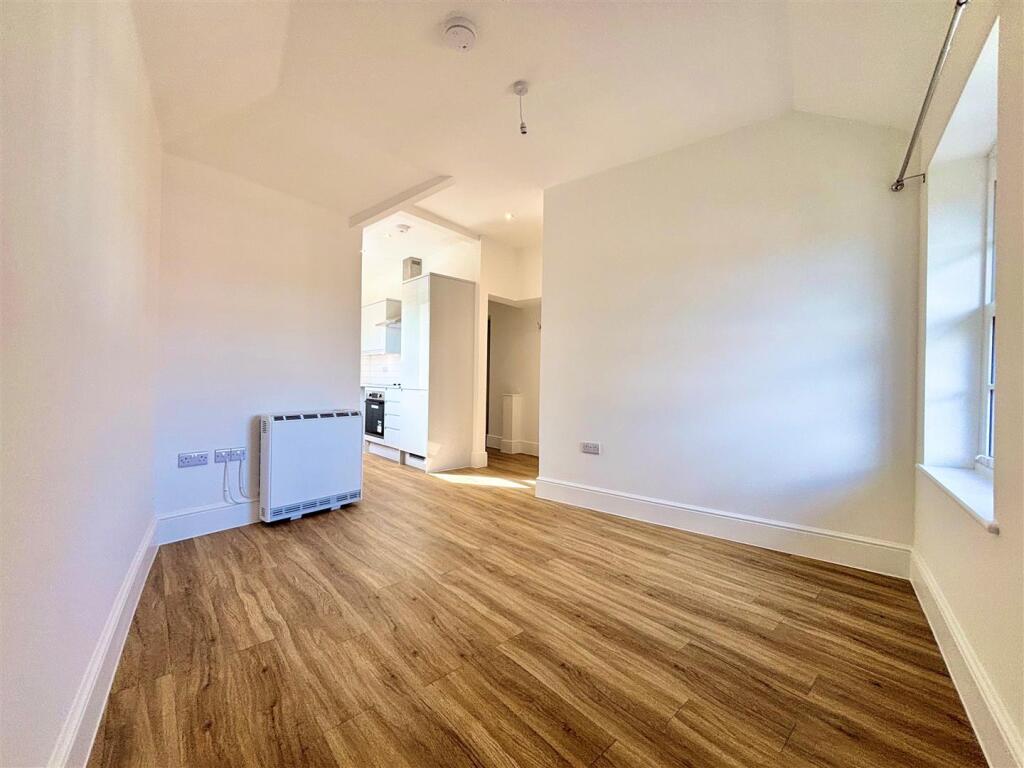 1 bed 1st Floor Flat for rent in Colwell. From Spence Willard - Yarmouth