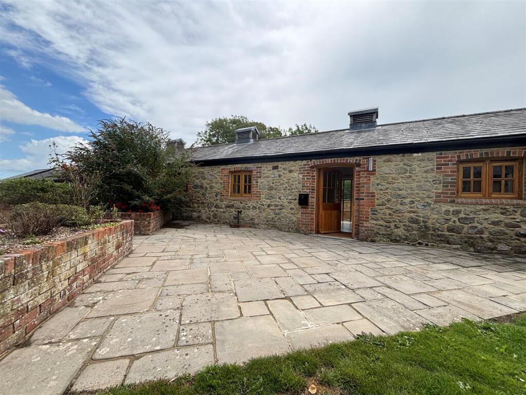 2 bed Barn Conversion for rent in Ventnor. From Spence Willard - Yarmouth