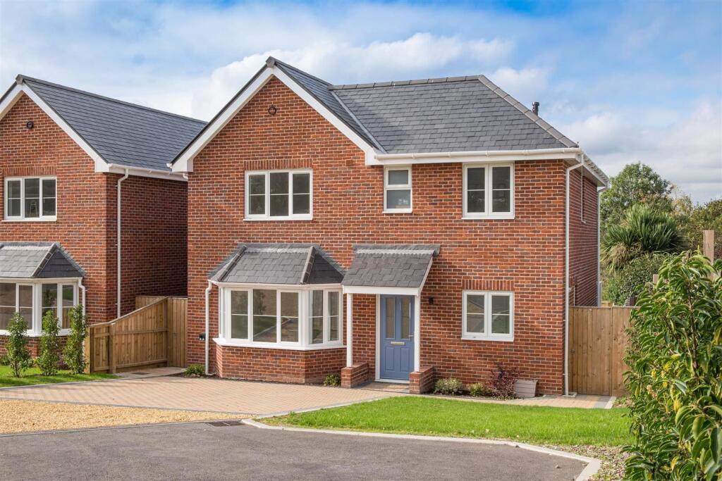 4 bed Detached for rent in Nettlestone. From Spence Willard - Yarmouth