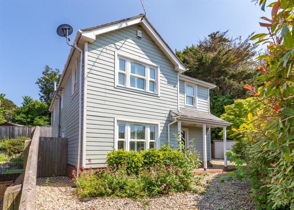 4 bed Detached for rent in Bembridge. From Spence Willard - Yarmouth