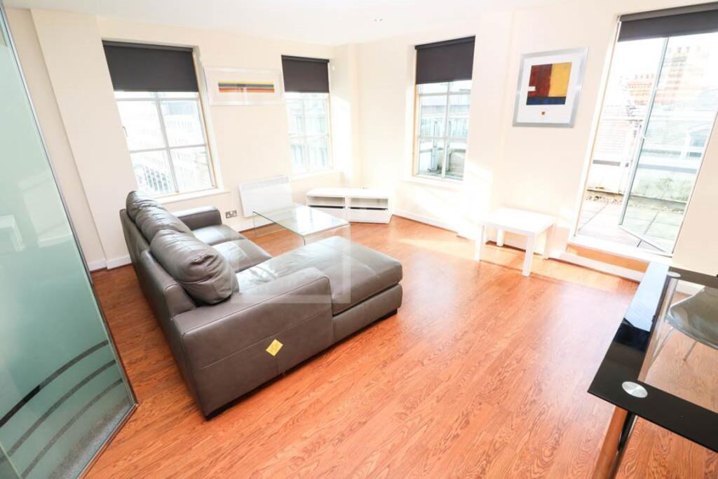 1 bed Apartment for rent in Leeds. From Squarefoot Apartments - Bradford