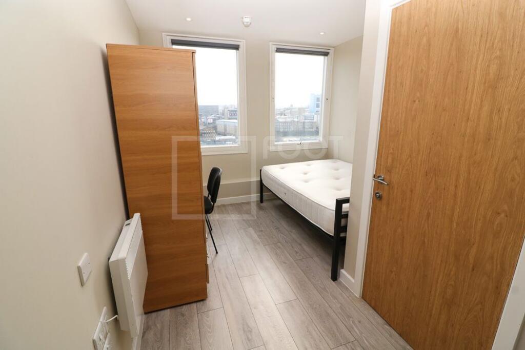 4 bed 1st Floor Flat for rent in Bradford. From Squarefoot Apartments - Bradford