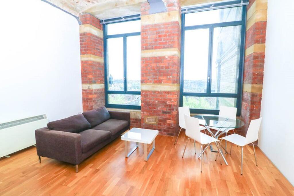 4 bed Studio for rent in Bradford. From Squarefoot Apartments - Bradford 4 bed Studio for rent in Bradford. From Squarefoot Apartments - Bradford