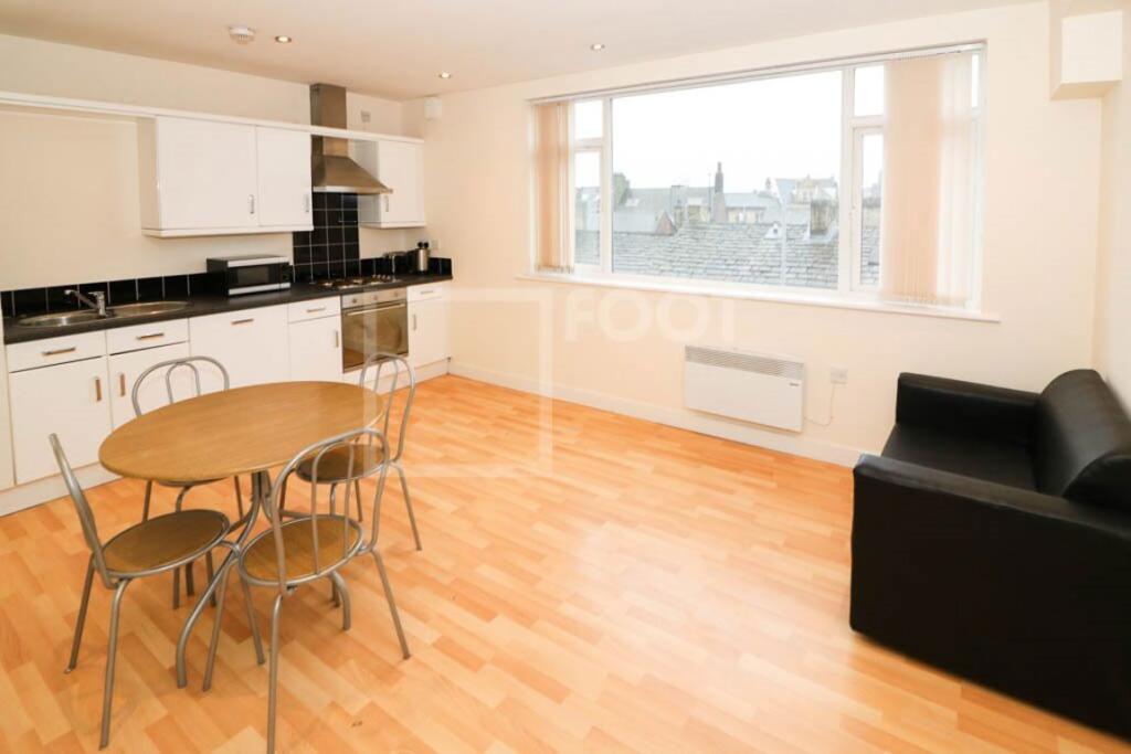 1 bed Apartment for rent in Bradford. From Squarefoot Apartments - Bradford