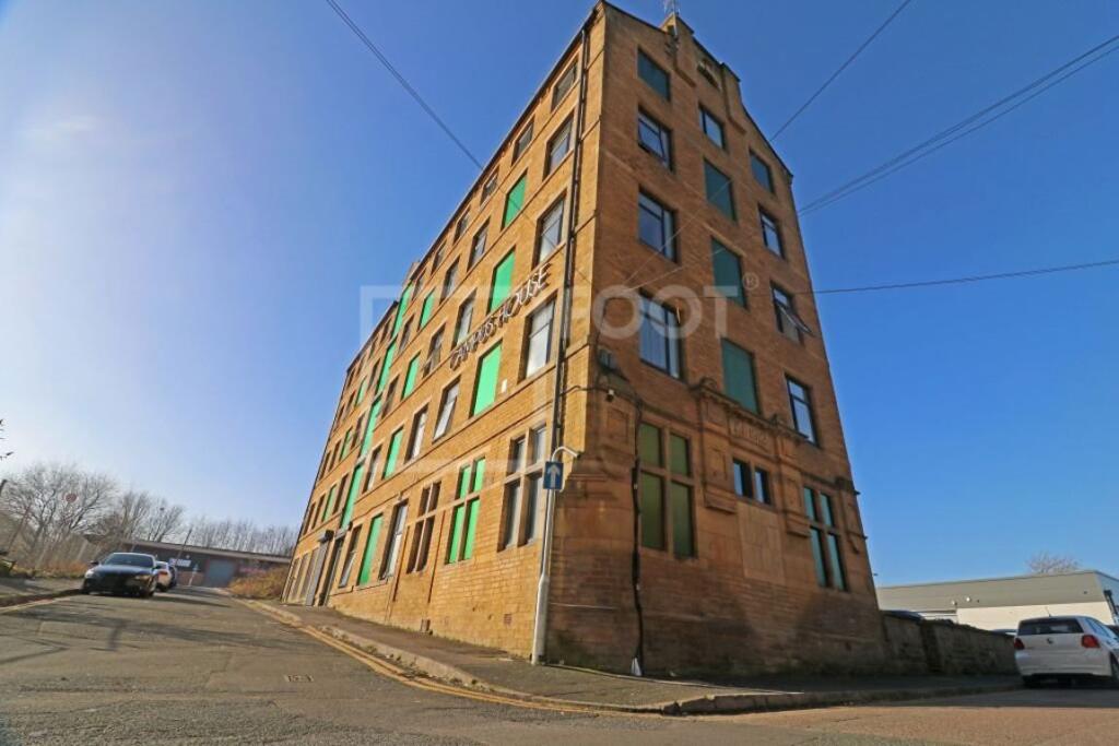 4 bed Studio for rent in Bradford. From Squarefoot Apartments - Bradford 4 bed Studio for rent in Bradford. From Squarefoot Apartments - Bradford
