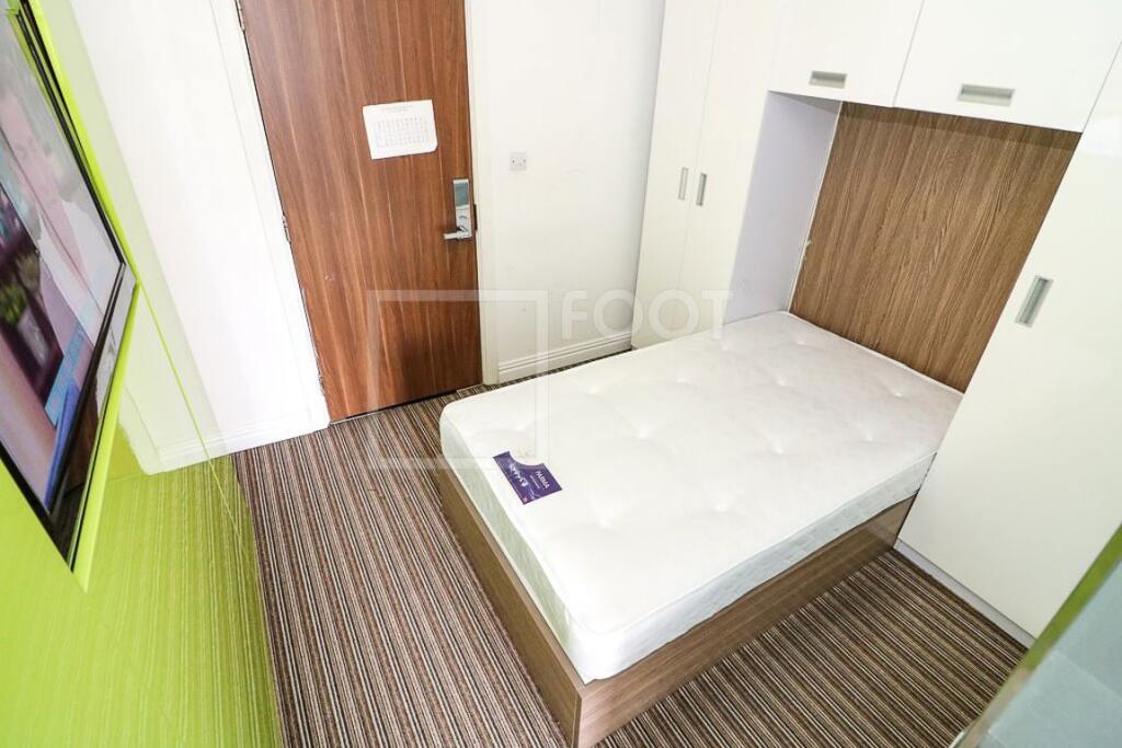 4 bed 1st Floor Flat for rent in Bradford. From Squarefoot Apartments - Bradford