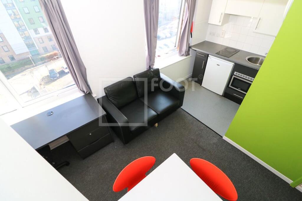 4 bed Studio for rent in Bradford. From Squarefoot Apartments - Bradford 4 bed Studio for rent in Bradford. From Squarefoot Apartments - Bradford