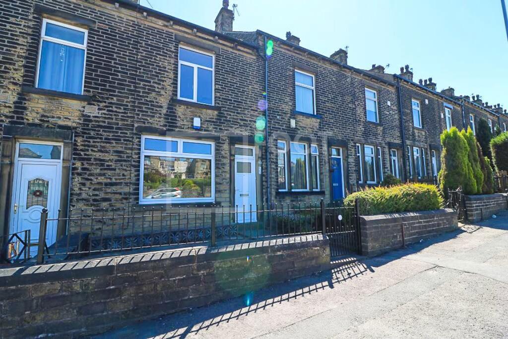 2 bed Detached for rent in Bradford. From Squarefoot Apartments - Bradford