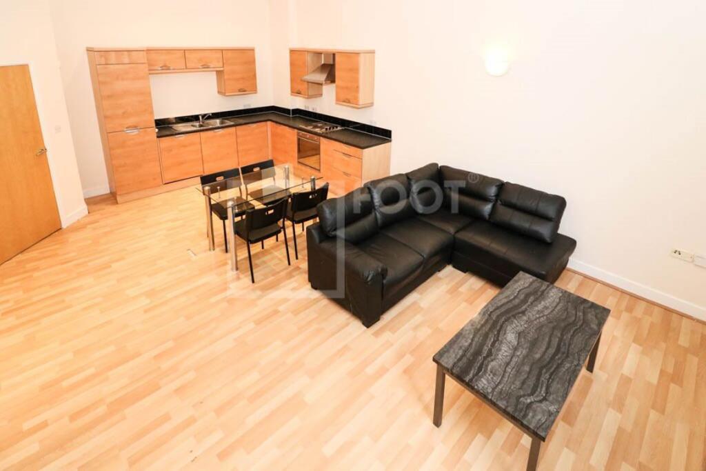 2 bed Apartment for rent in Bradford. From Squarefoot Apartments - Bradford