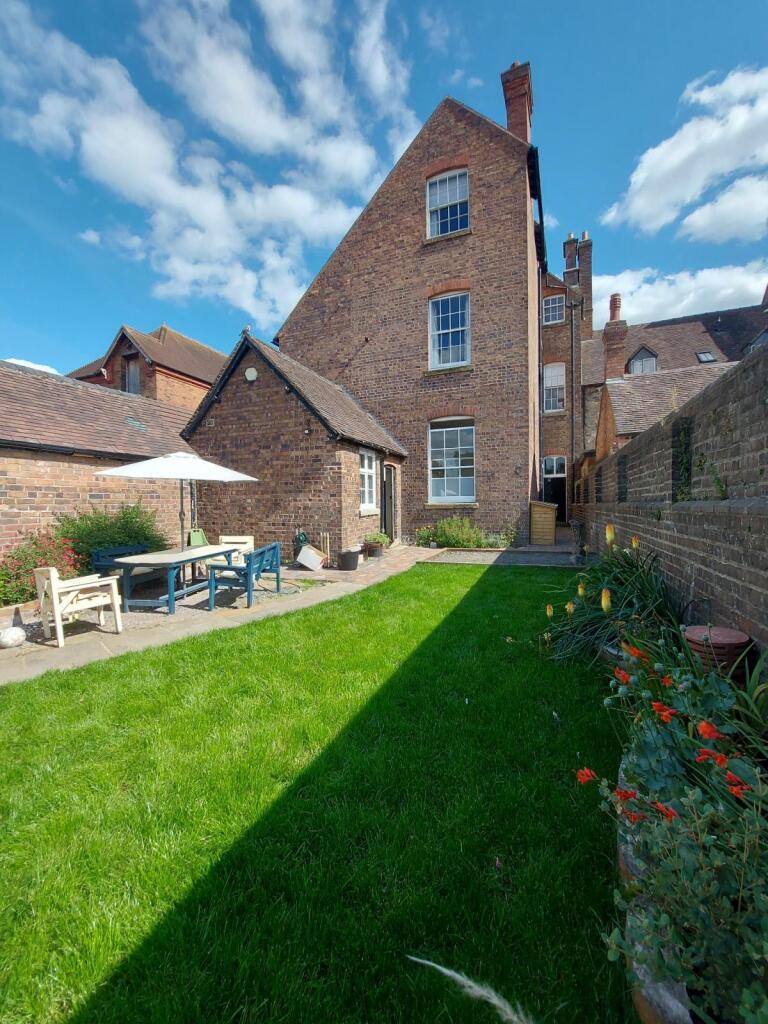 4 bed Town House for rent in Much Wenlock. From Stentons Estate Agents - Much Wenlock 4 bed Town House for rent in Much Wenlock. From Stentons Estate Agents - Much Wenlock