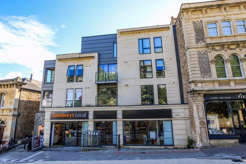 2 bed 1st Floor Flat for rent in Clevedon. From Steven Smith Town & Country Estate Agents - Clevedon