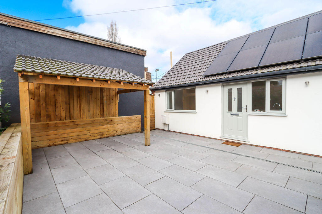4 bed Detached for rent in Walton in Gordano. From Steven Smith Town & Country Estate Agents - Clevedon 4 bed Detached for rent in Walton in Gordano. From Steven Smith Town & Country Estate Agents - Clevedon