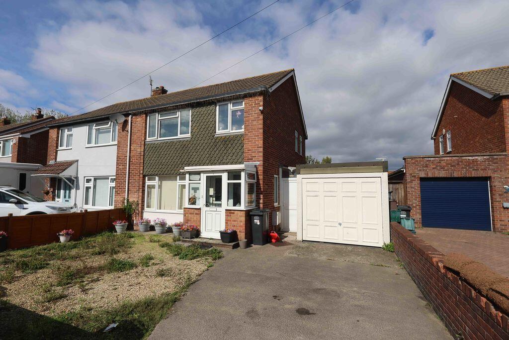 3 bed Semi Detached for rent in Clevedon. From Steven Smith Town & Country Estate Agents - Clevedon