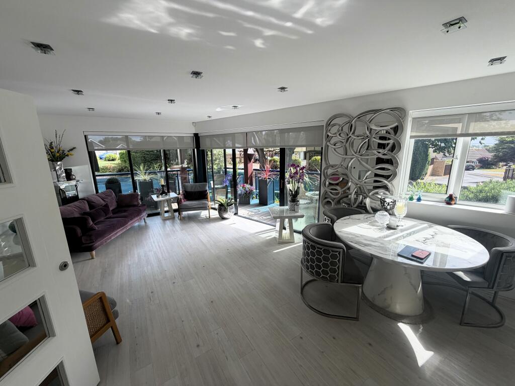 2 bed 1st Floor Flat for rent in Winkton. From SCOTT CASTLE - Bournemouth