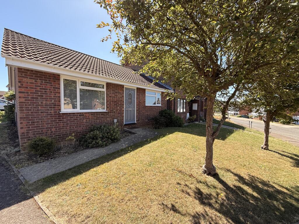 4 bed Semi-detached bungalow for rent in Stowmarket. From Shorts Property People - Stowmarket
