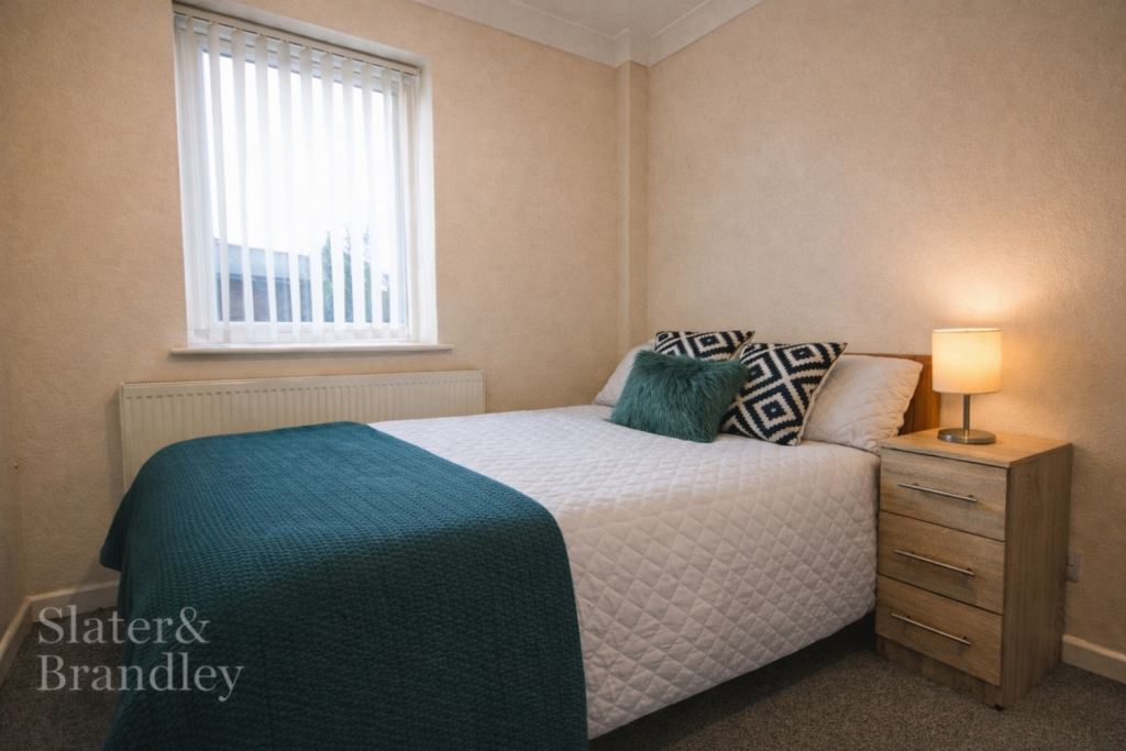 1 bed Mid Terraced House for rent in Beeston. From Slater and Brandley - Nottingham