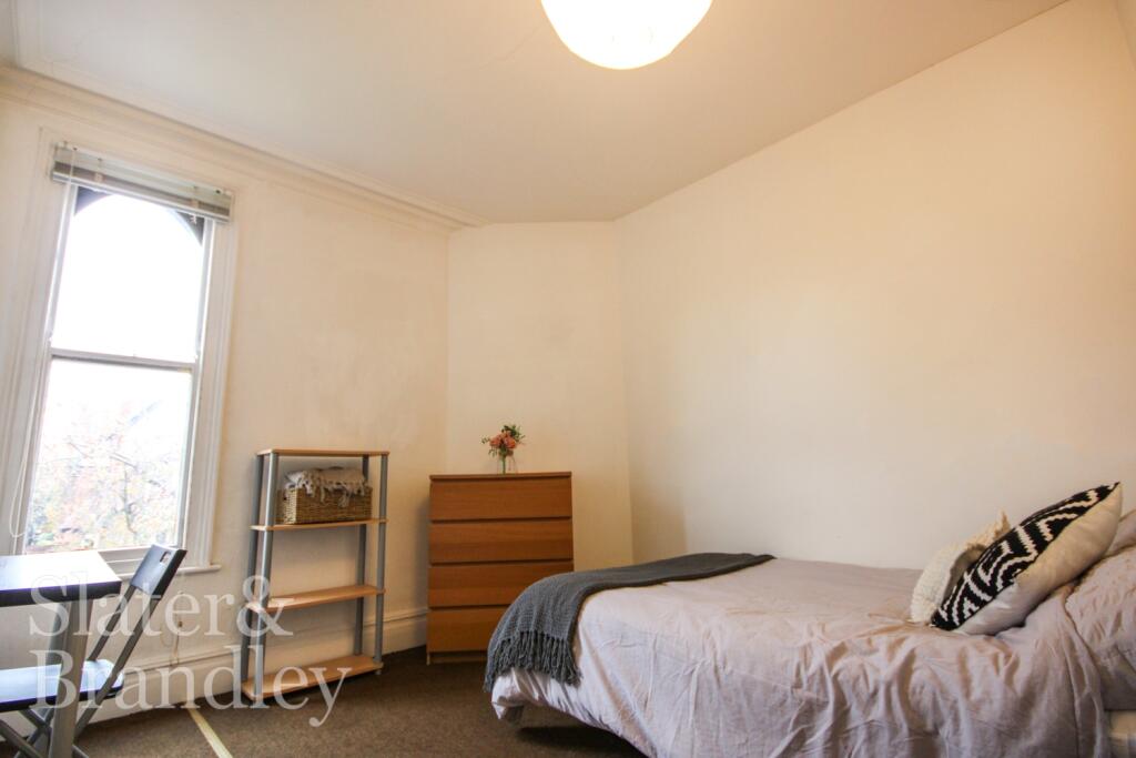 1 bed Mid Terraced House for rent in West Bridgford. From Slater and Brandley - Nottingham