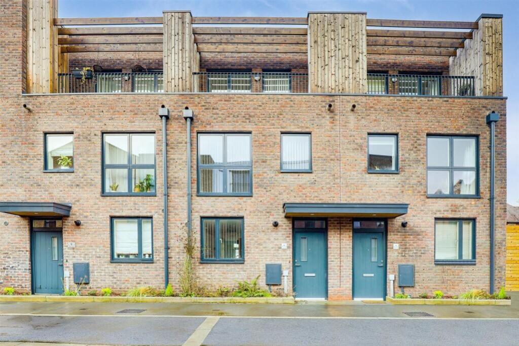 3 bed Mid Terraced House for rent in . From Slater and Brandley - Nottingham