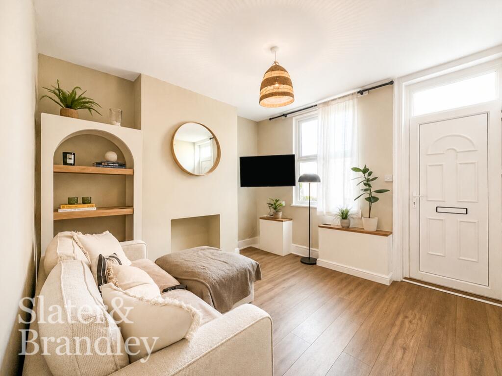 3 bed Mid Terraced House for rent in West Bridgford. From Slater and Brandley - Nottingham