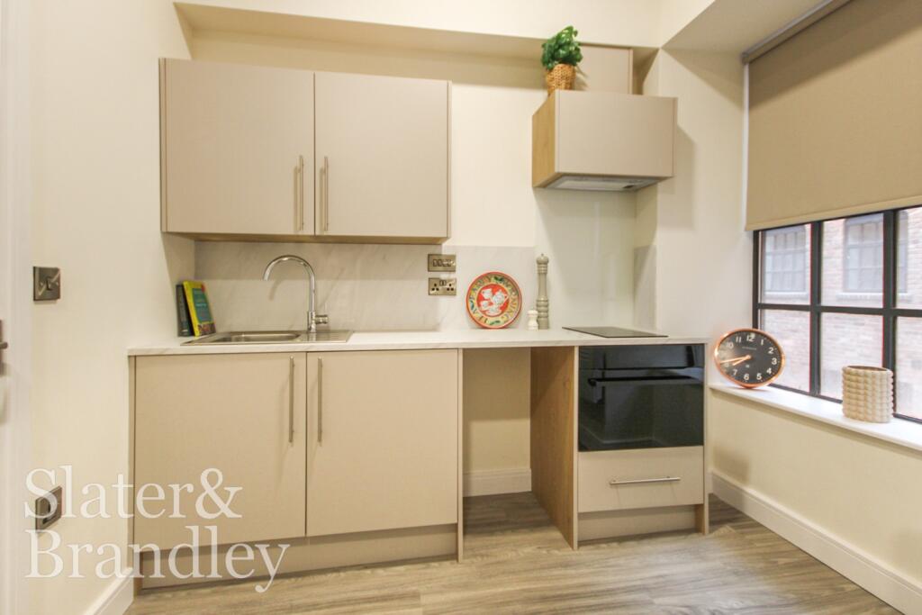 4 bed Studio for rent in Nottingham. From Slater and Brandley - Nottingham