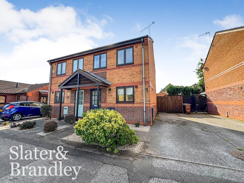 2 bed Mid Terraced House for rent in Wilford. From Slater and Brandley - Nottingham