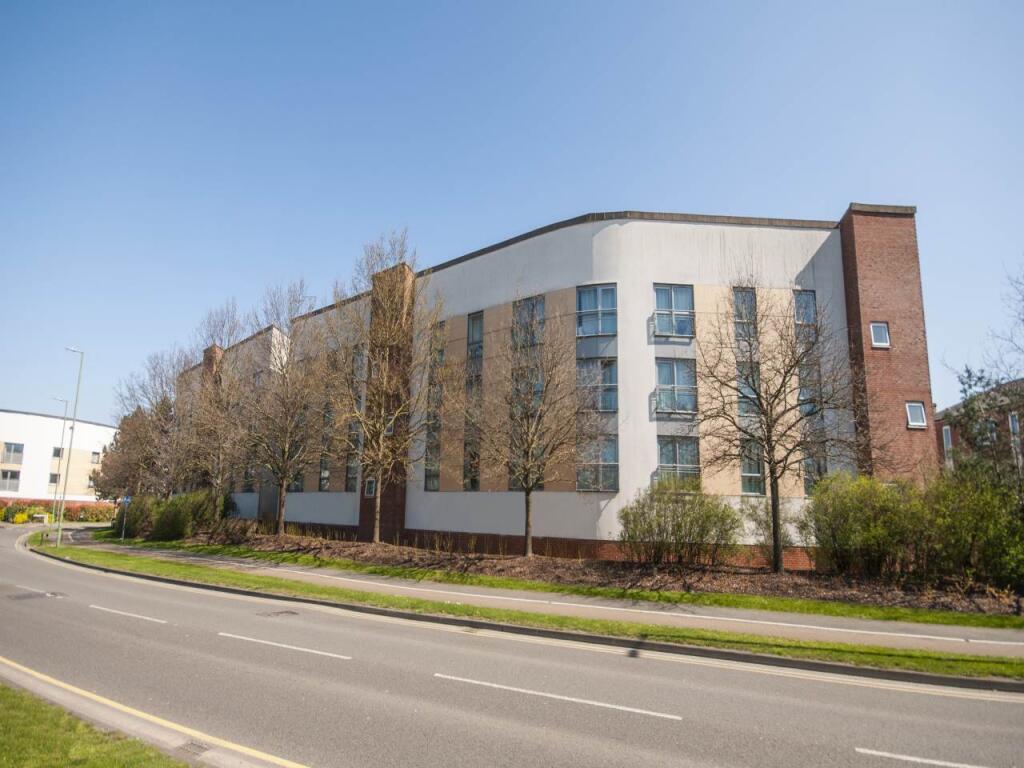 4 bed 1st Floor Flat for rent in Hatfield. From Strats Estates & Lettings - Hatfield