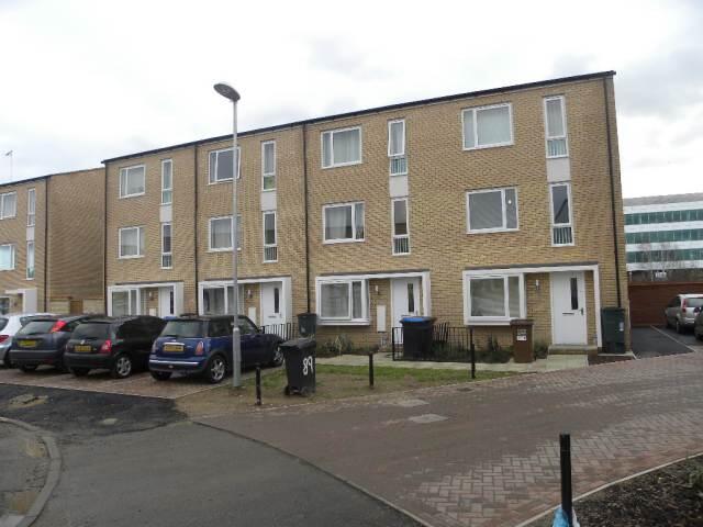 5 bed Detached for rent in Hatfield. From Strats Estates & Lettings - Hatfield