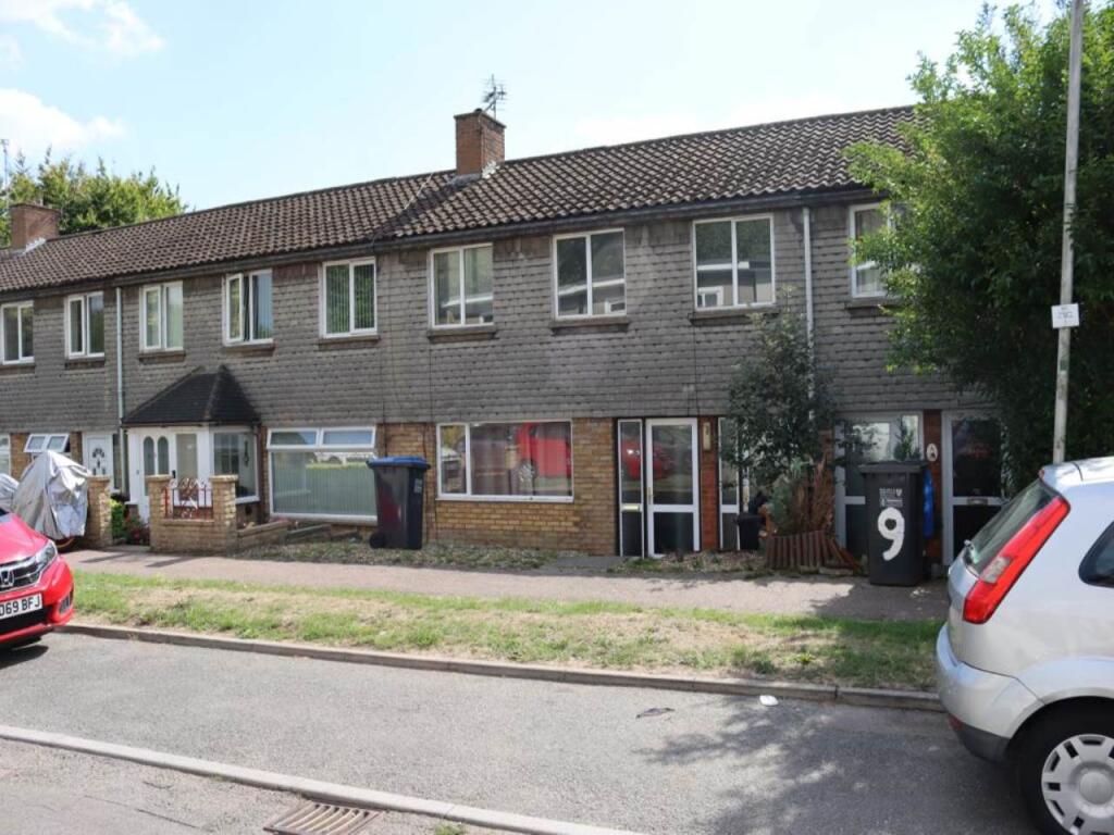 3 bed Detached for rent in Hatfield. From Strats Estates & Lettings - Hatfield