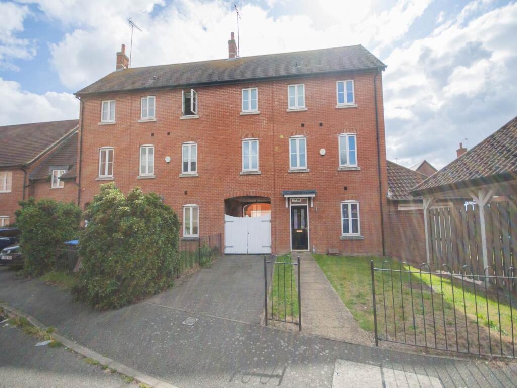 5 bed Detached for rent in Hatfield. From Strats Estates & Lettings - Hatfield