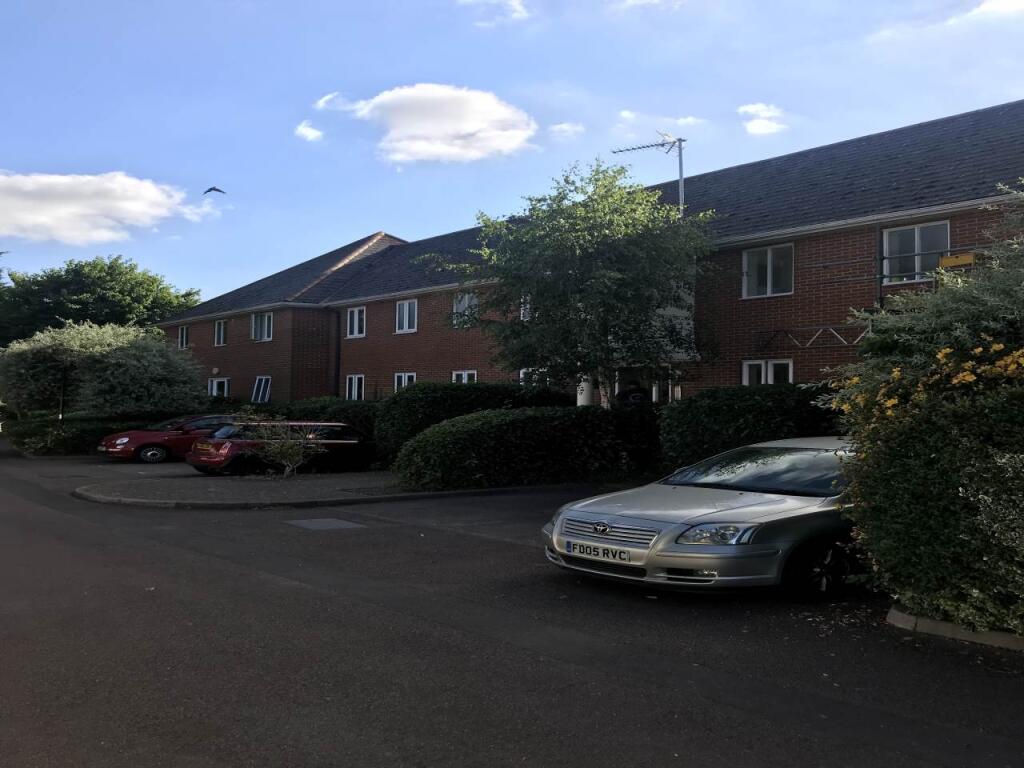 0 bed Studio for rent in Hatfield. From Strats Estates & Lettings - Hatfield